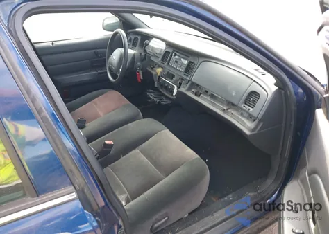 2004 Ford Crown Victoria Standard z USA, uszkodzony, nr VIN 2FAFP73W64X180984